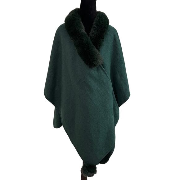 Belle by Kim Gravel One Size Plus Faux Fur Trim Shawl Wrap Green Winter Ruana - Picture 1 of 9